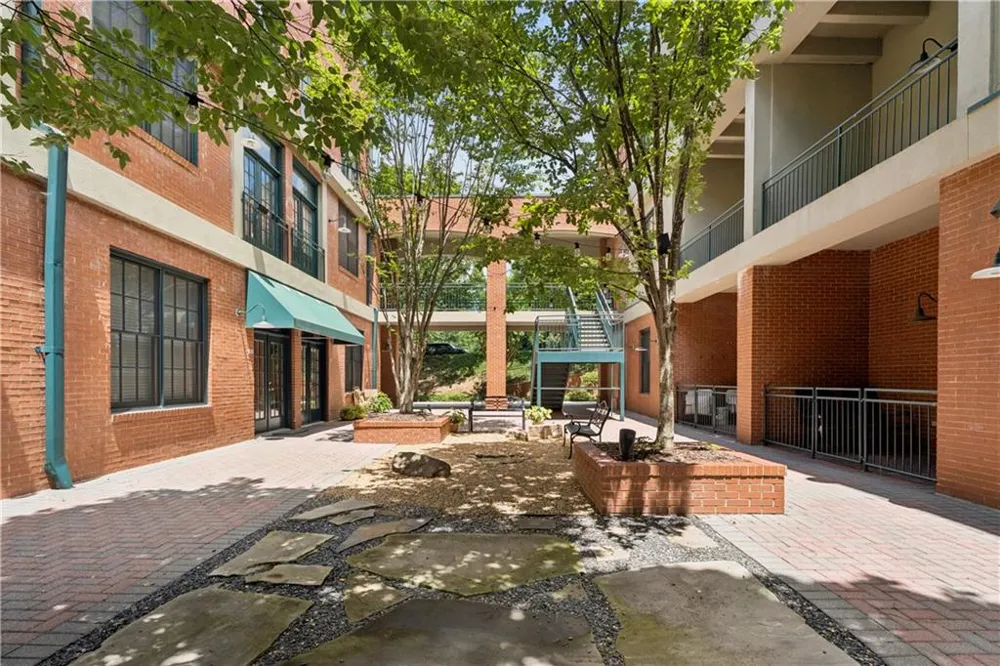 1601 Liberty Lane Roswell, GA 30075
