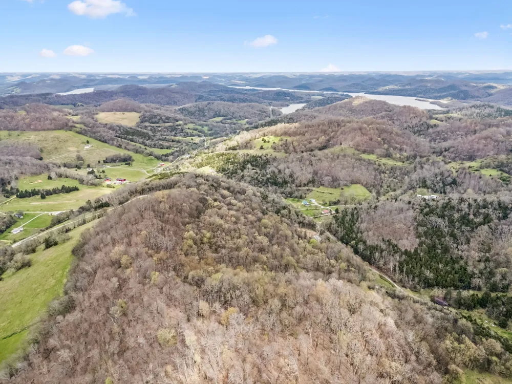 18 York Ln Elmwood, TN 38560