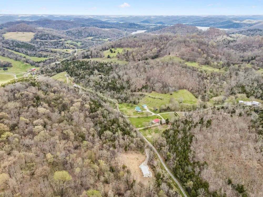 18 York Ln Elmwood, TN 38560