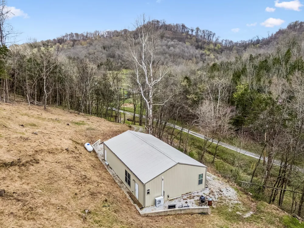 18 York Ln Elmwood, TN 38560