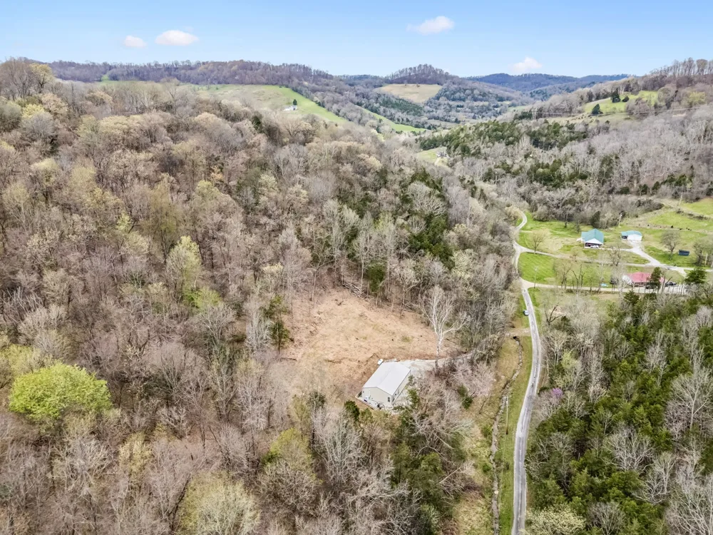18 York Ln Elmwood, TN 38560