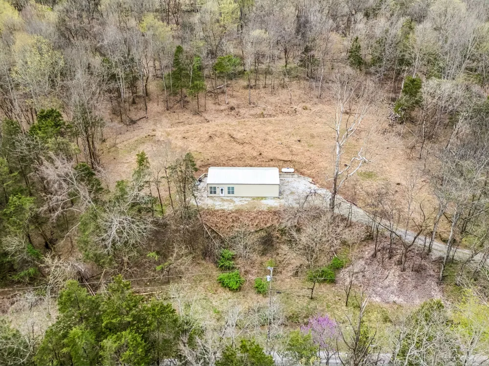 18 York Ln Elmwood, TN 38560