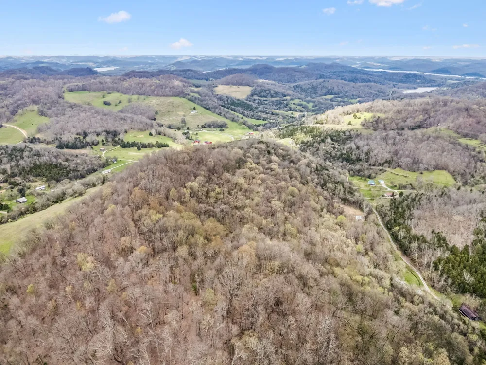 18 York Ln Elmwood, TN 38560