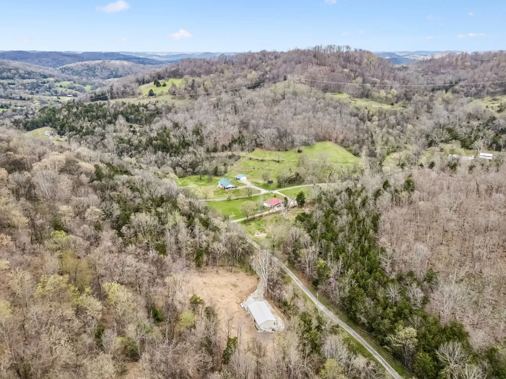 18 York Ln Elmwood, TN 38560