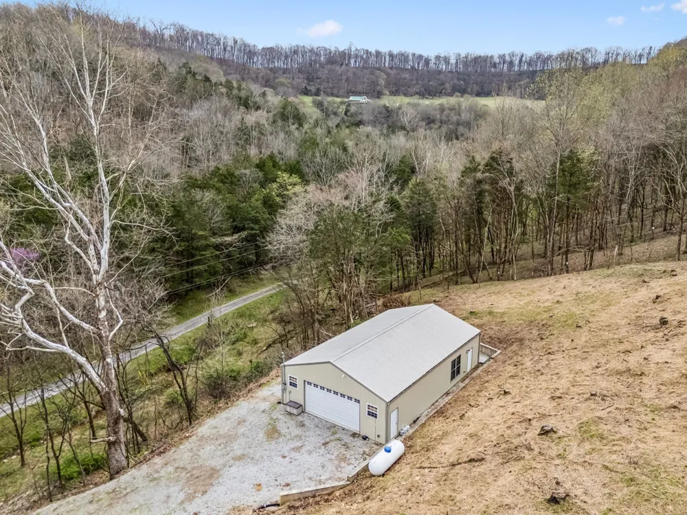 18 York Ln Elmwood, TN 38560