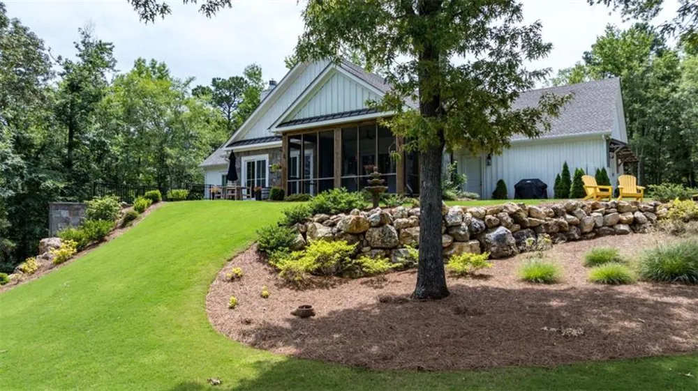 185 Marion Dairy Road Lindale, GA 30147