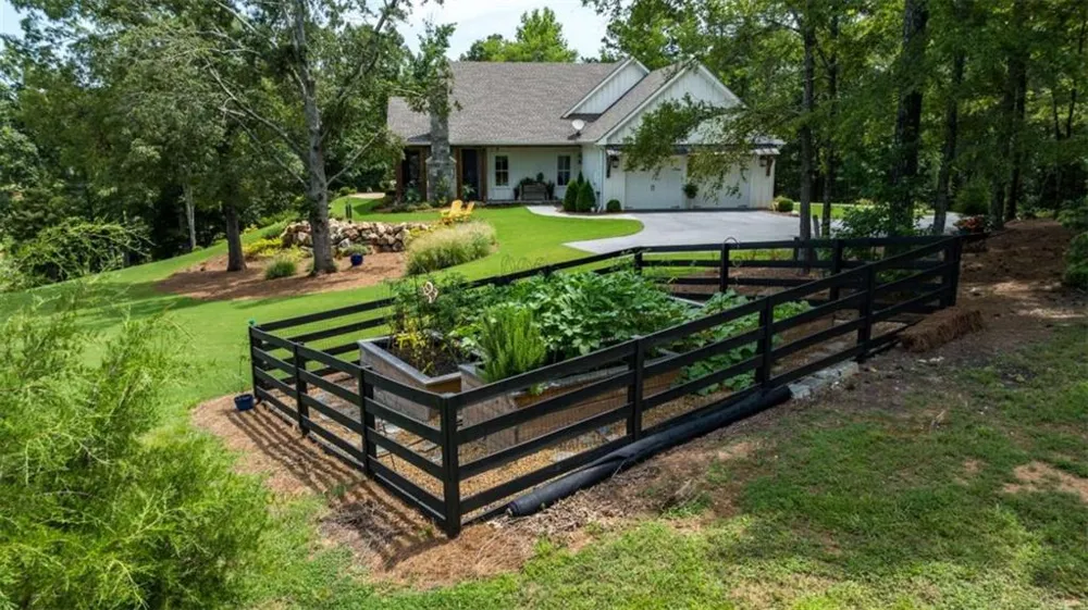 185 Marion Dairy Road Lindale, GA 30147