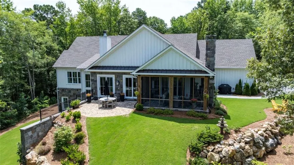 185 Marion Dairy Road Lindale, GA 30147