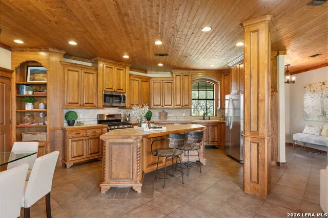 544 RIVER VIEW DR Johnson City, TX 78636