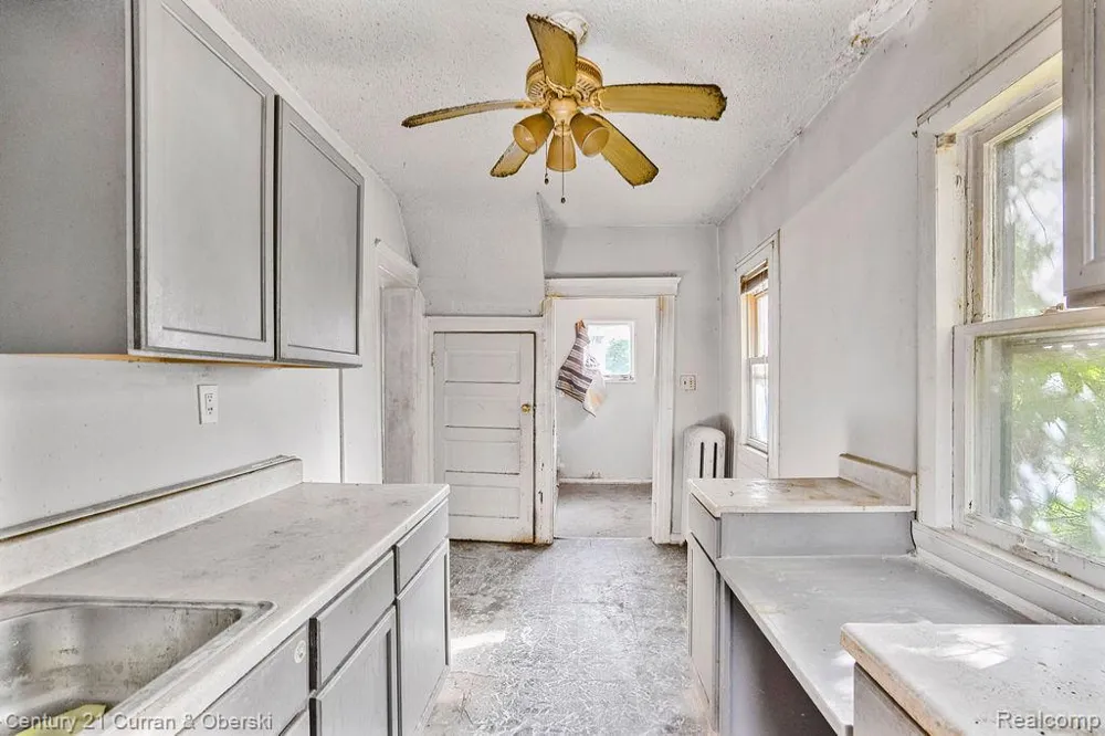 10 Perrin Street River Rouge City, MI 48218