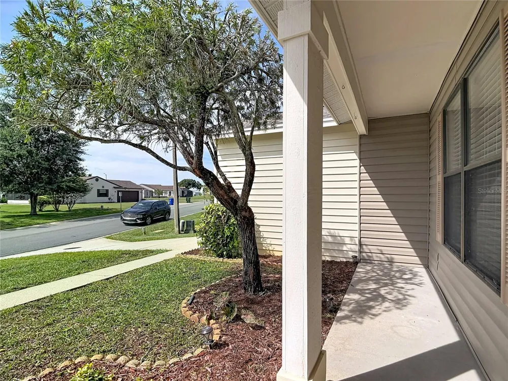 6121 KITTIWAKE DRIVE Lakeland, FL 33809