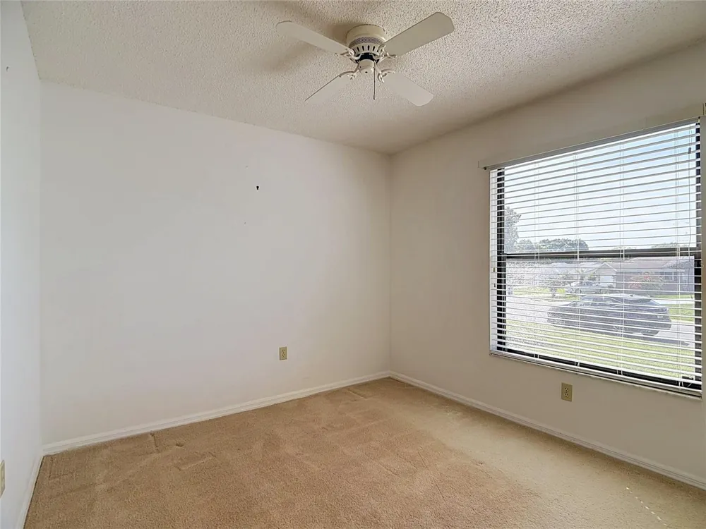 6121 KITTIWAKE DRIVE Lakeland, FL 33809