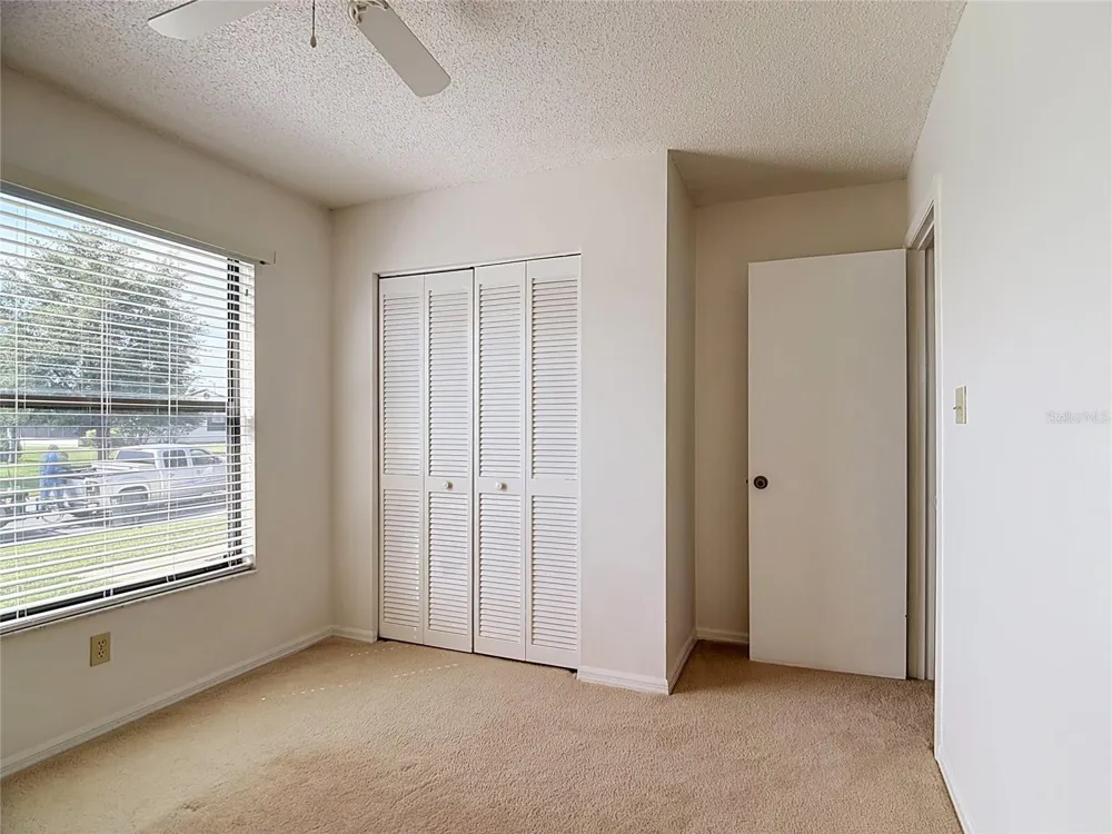 6121 KITTIWAKE DRIVE Lakeland, FL 33809