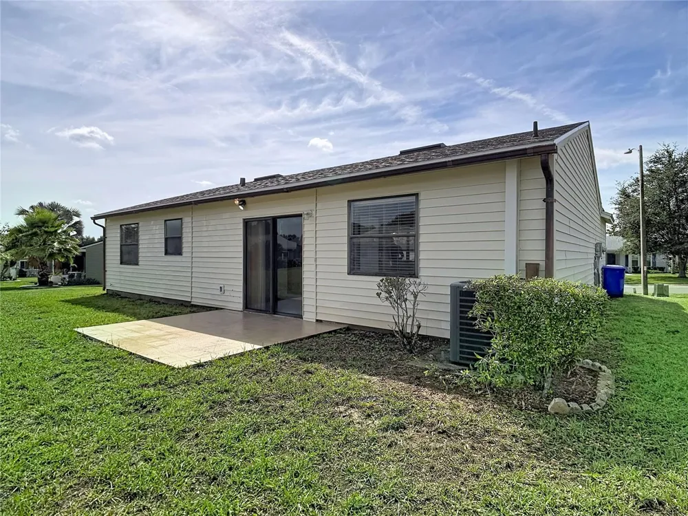 6121 KITTIWAKE DRIVE Lakeland, FL 33809