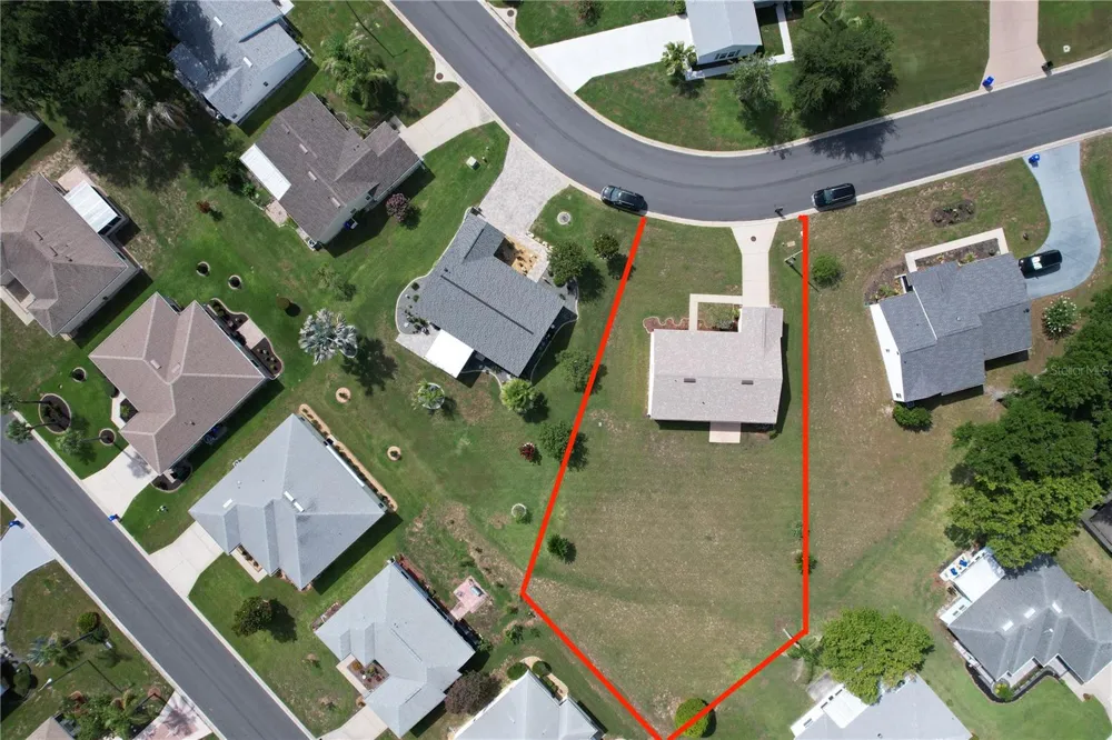 6121 KITTIWAKE DRIVE Lakeland, FL 33809