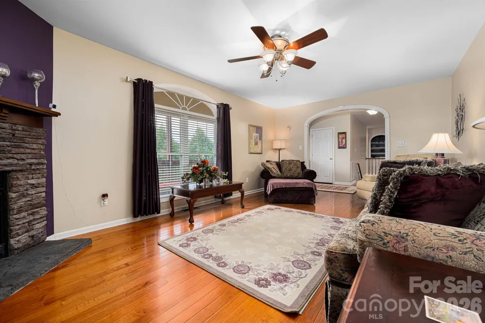 1697 Windswept Ridge Marshall, NC 28753