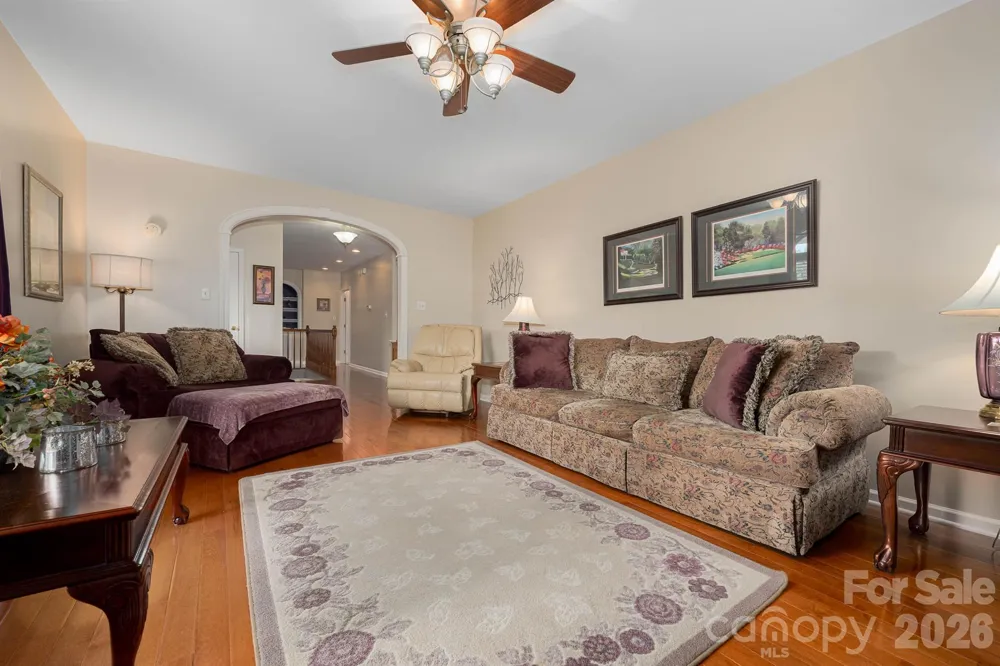 1697 Windswept Ridge Marshall, NC 28753