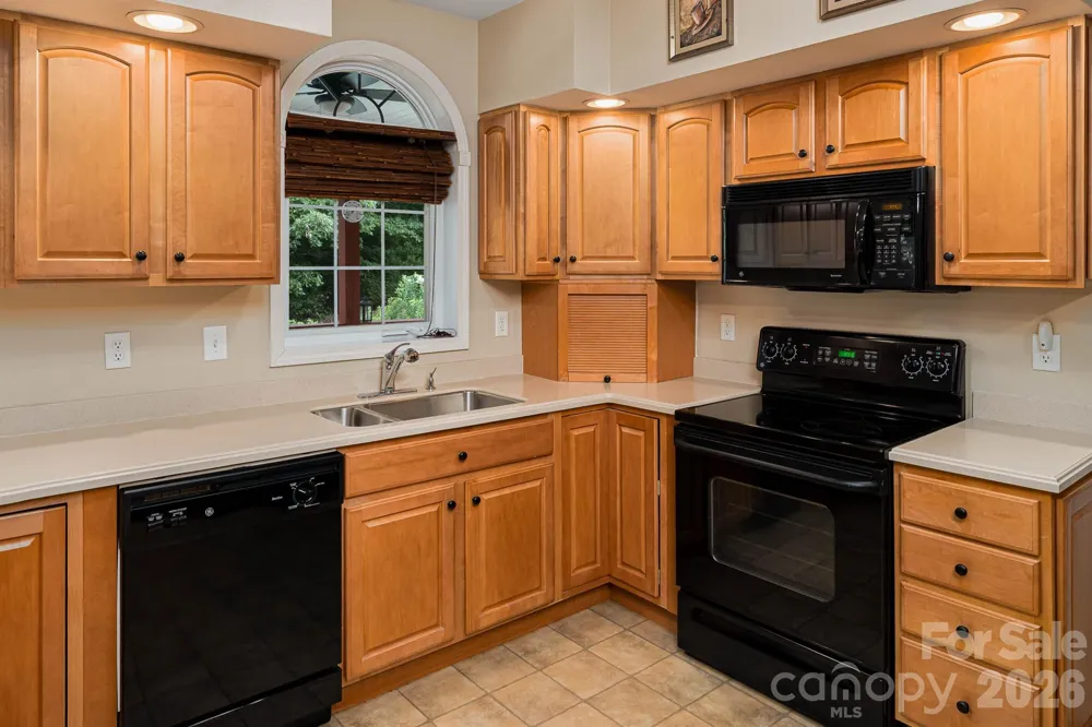 1697 Windswept Ridge Marshall, NC 28753