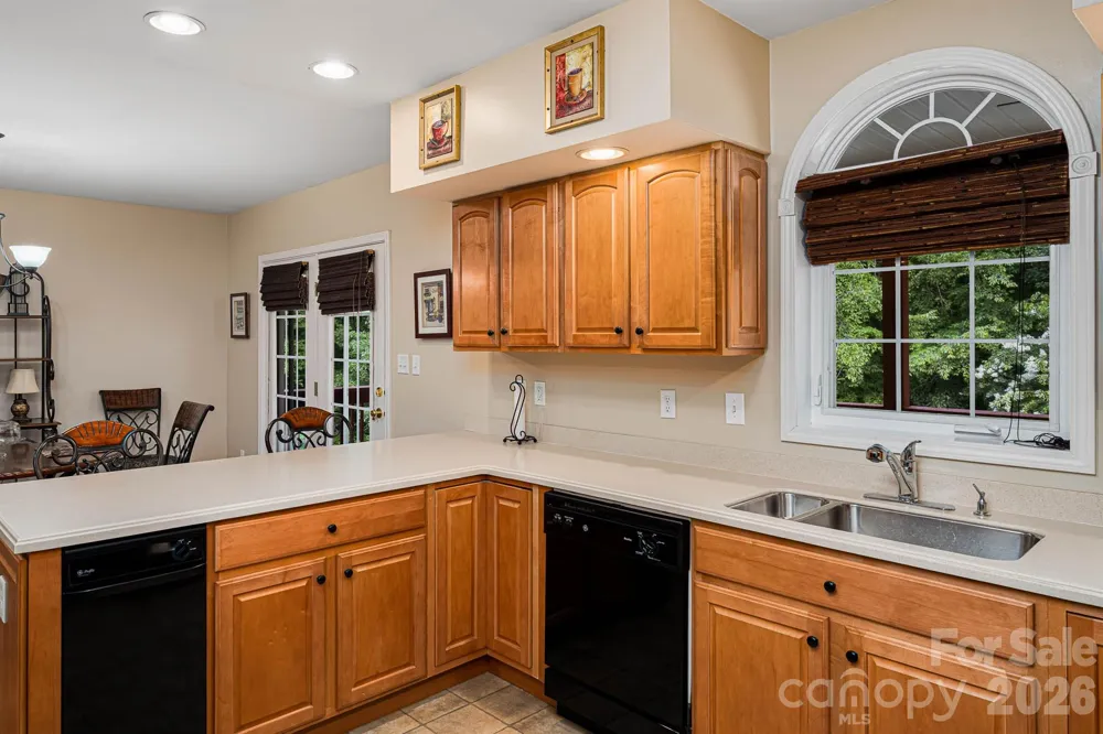 1697 Windswept Ridge Marshall, NC 28753