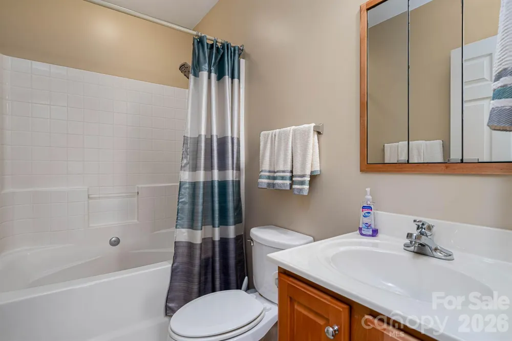 1697 Windswept Ridge Marshall, NC 28753