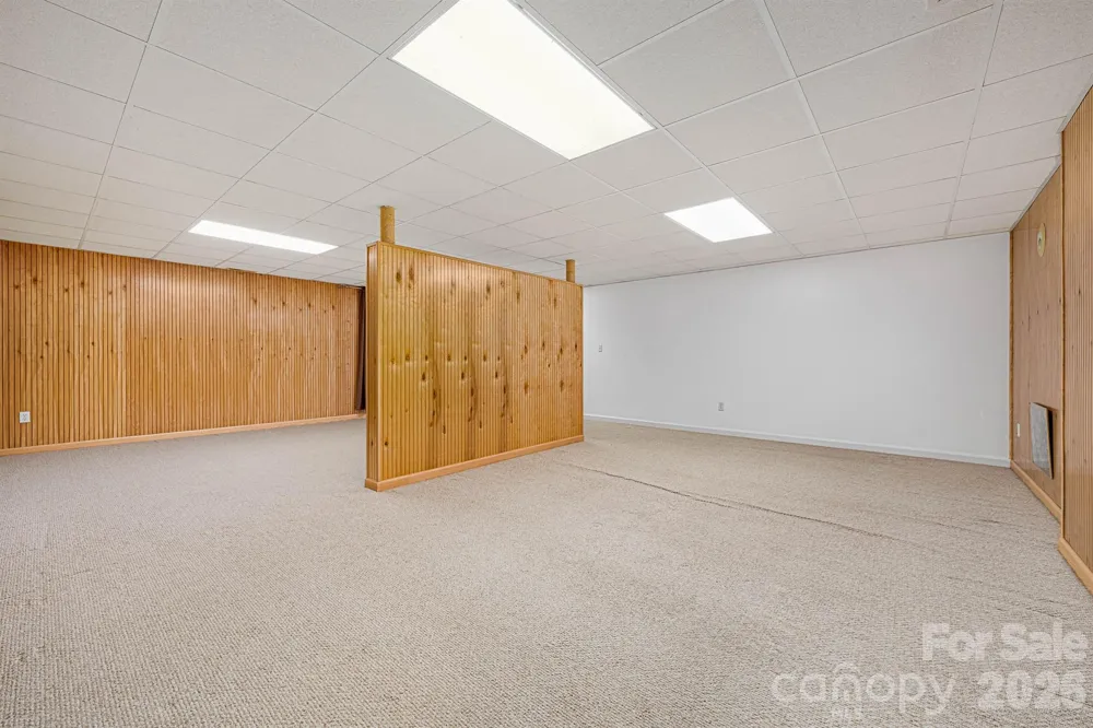 1697 Windswept Ridge Marshall, NC 28753