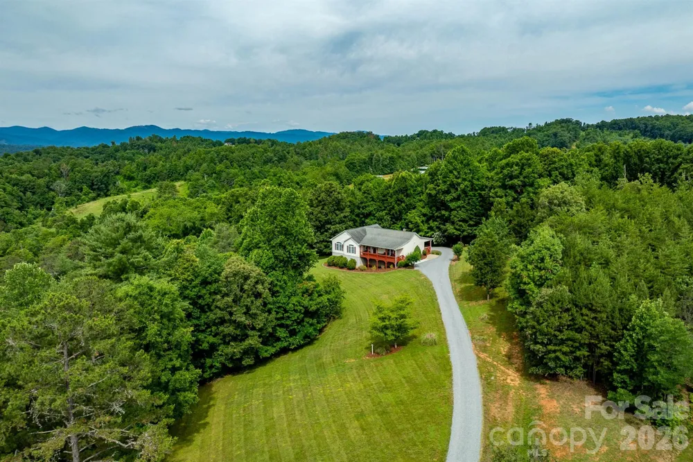 1697 Windswept Ridge Marshall, NC 28753