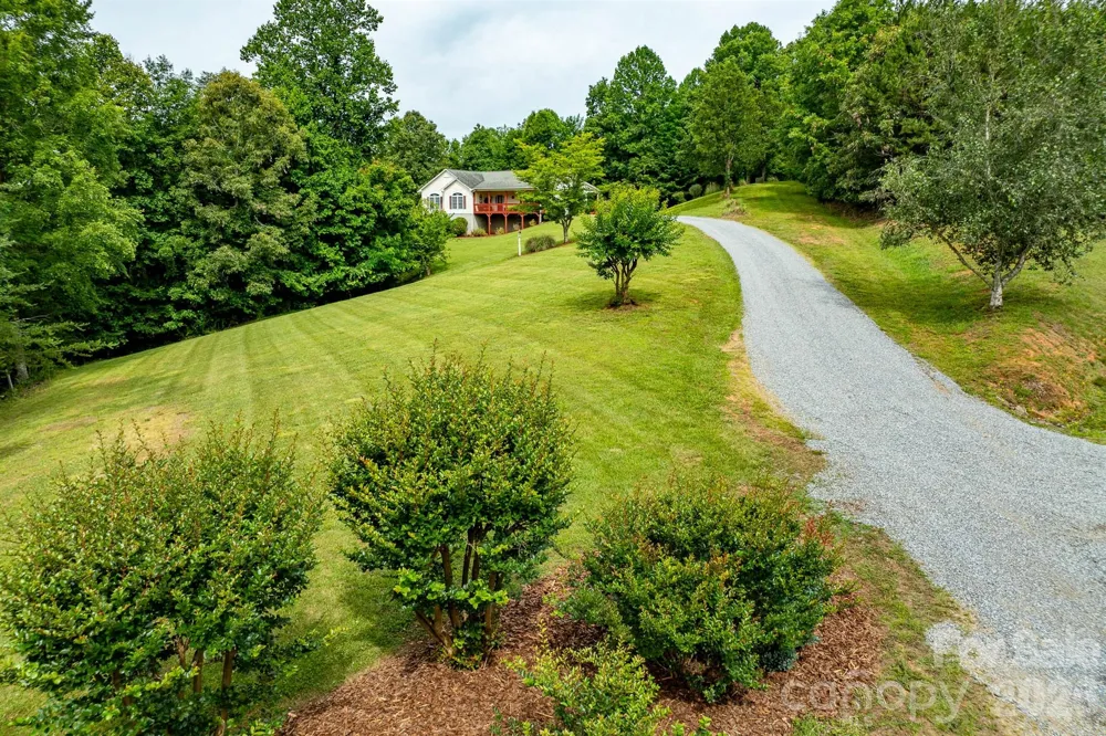 1697 Windswept Ridge Marshall, NC 28753