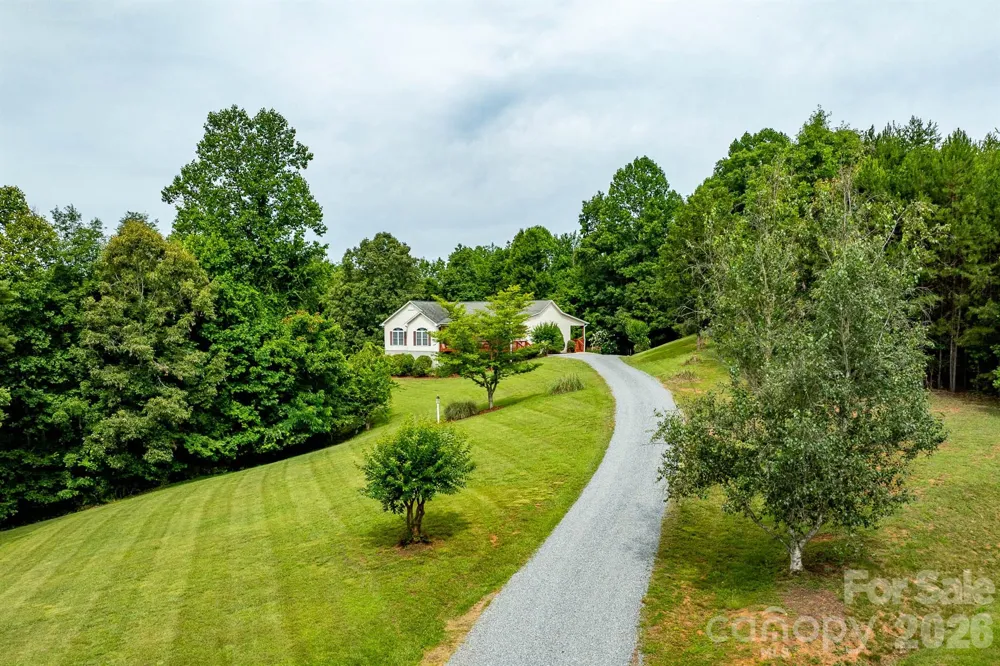 1697 Windswept Ridge Marshall, NC 28753