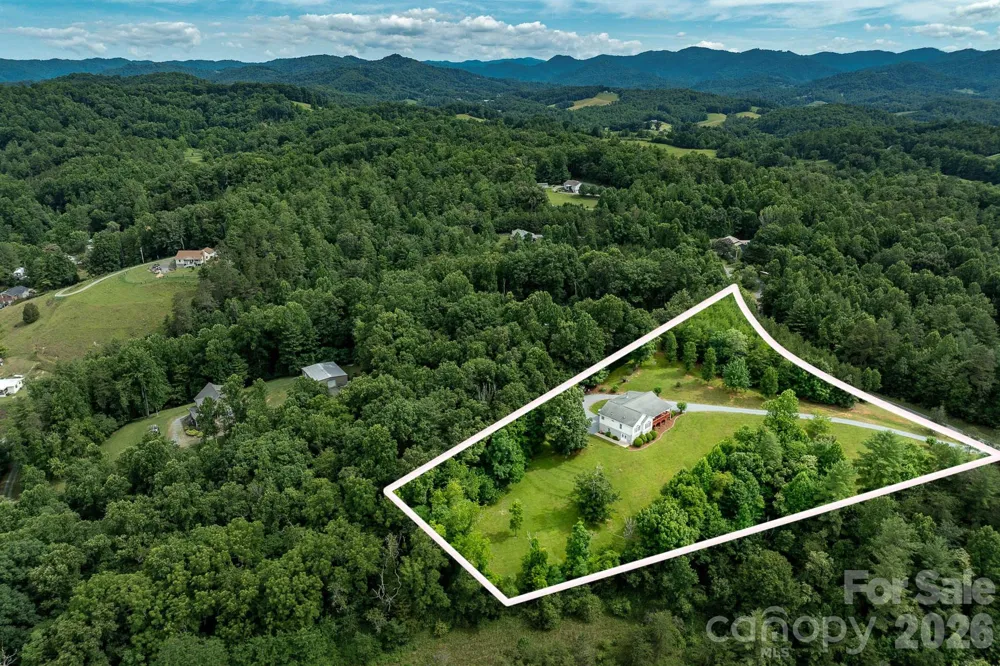 1697 Windswept Ridge Marshall, NC 28753