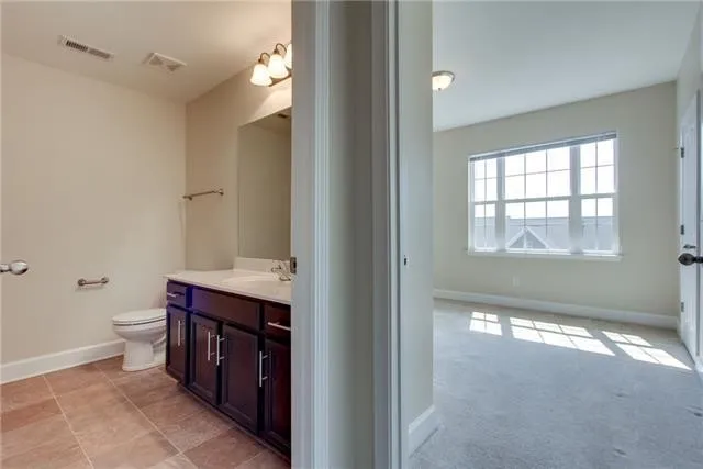 8121 Lenox Creekside Dr Antioch, TN 37013