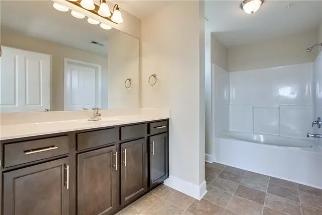 8121 Lenox Creekside Dr Antioch, TN 37013