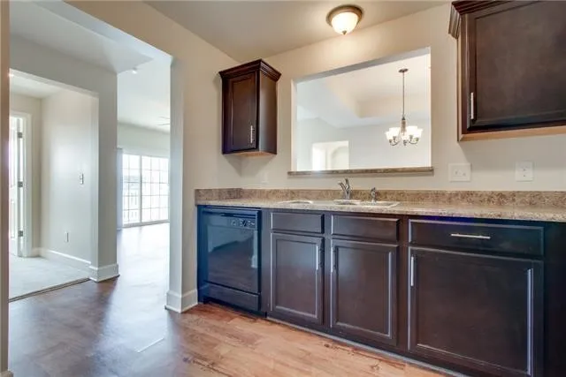 8121 Lenox Creekside Dr Antioch, TN 37013
