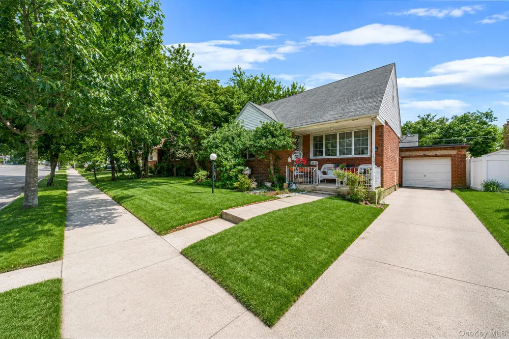 12123 238th Street Rosedale, NY 11422