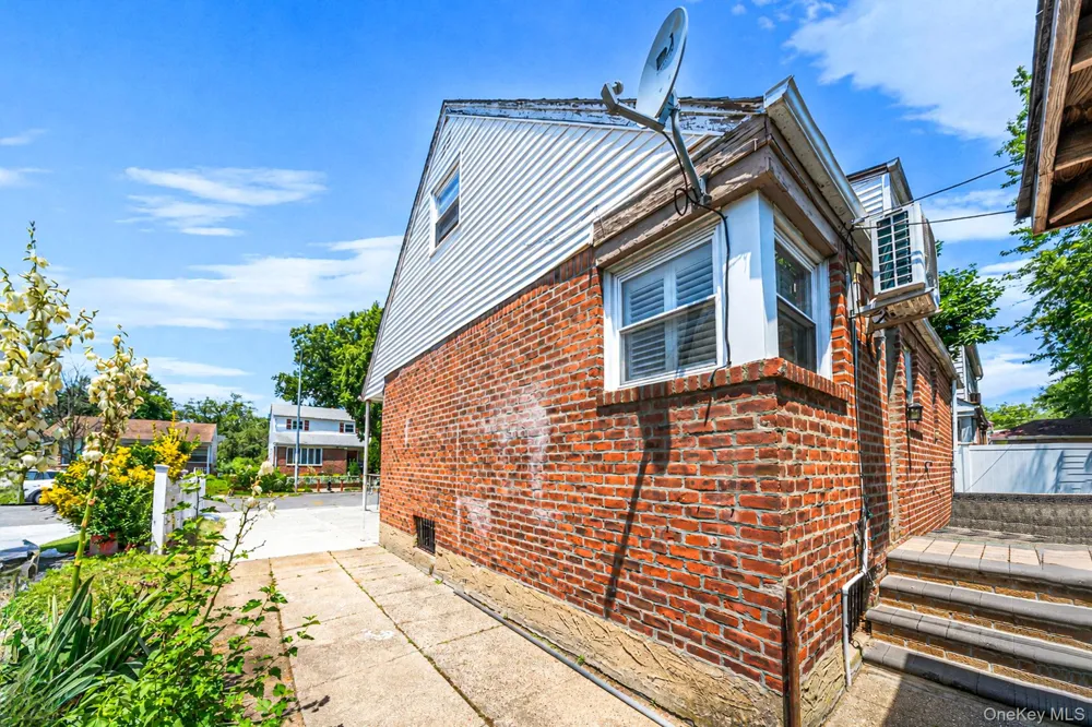 12123 238th Street Rosedale, NY 11422