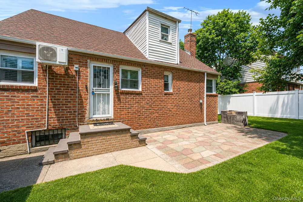 12123 238th Street Rosedale, NY 11422
