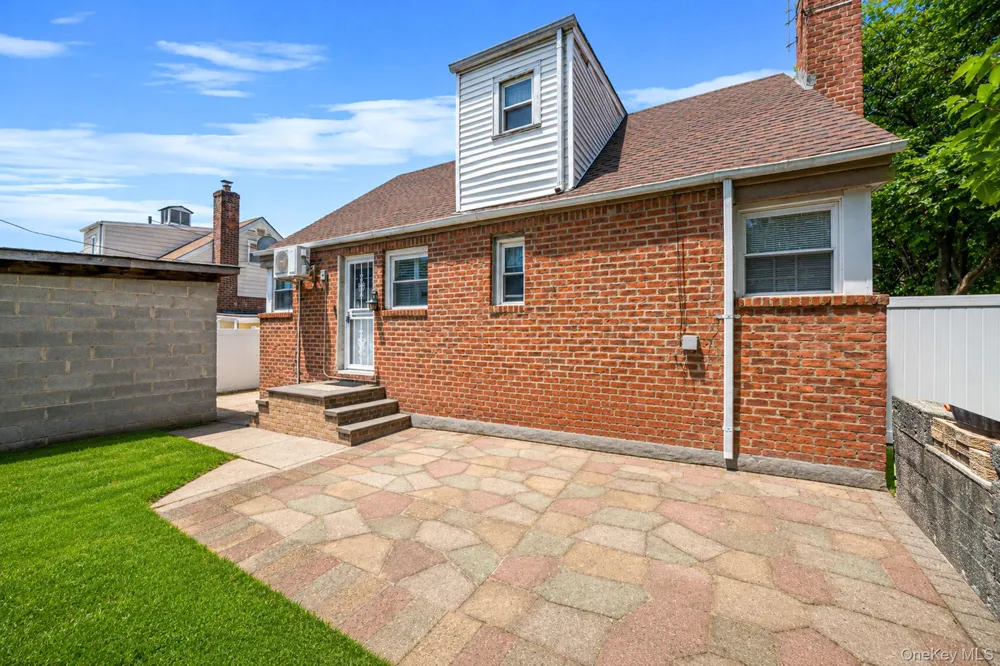 12123 238th Street Rosedale, NY 11422