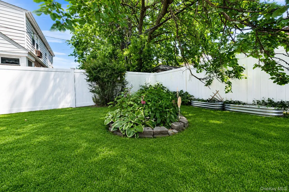 12123 238th Street Rosedale, NY 11422