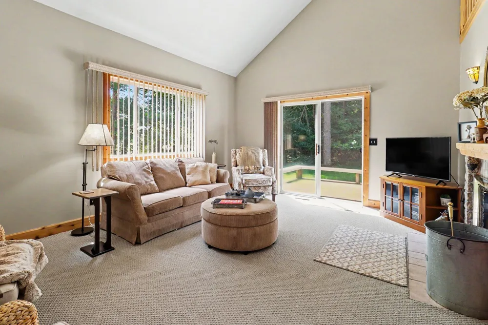 10035 Hawthorne Lane Canadian Lakes, MI 49346