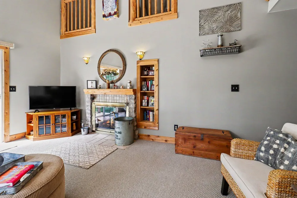 10035 Hawthorne Lane Canadian Lakes, MI 49346