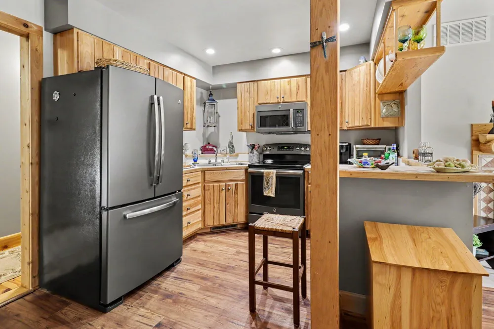 10035 Hawthorne Lane Canadian Lakes, MI 49346