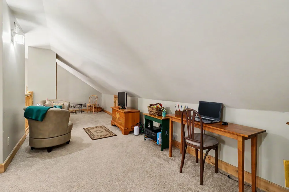 10035 Hawthorne Lane Canadian Lakes, MI 49346