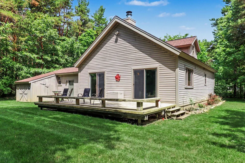 10035 Hawthorne Lane Canadian Lakes, MI 49346