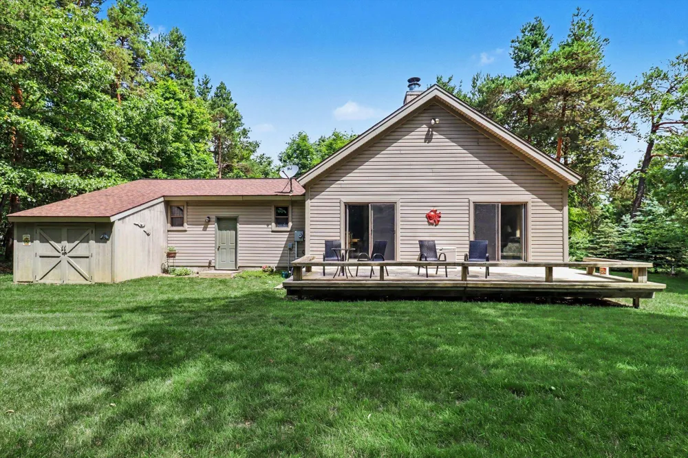 10035 Hawthorne Lane Canadian Lakes, MI 49346