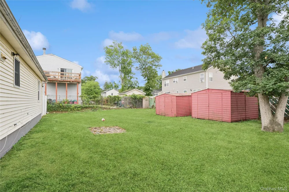 16 Arlington Avenue Wyandanch, NY 11798