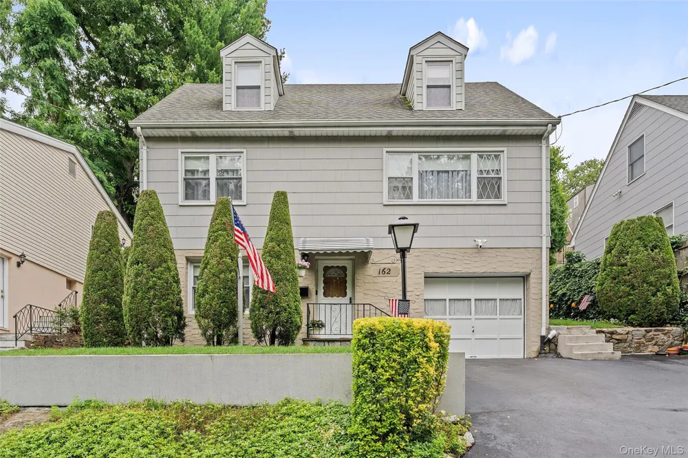 162 Midland Avenue Yonkers, NY 10705