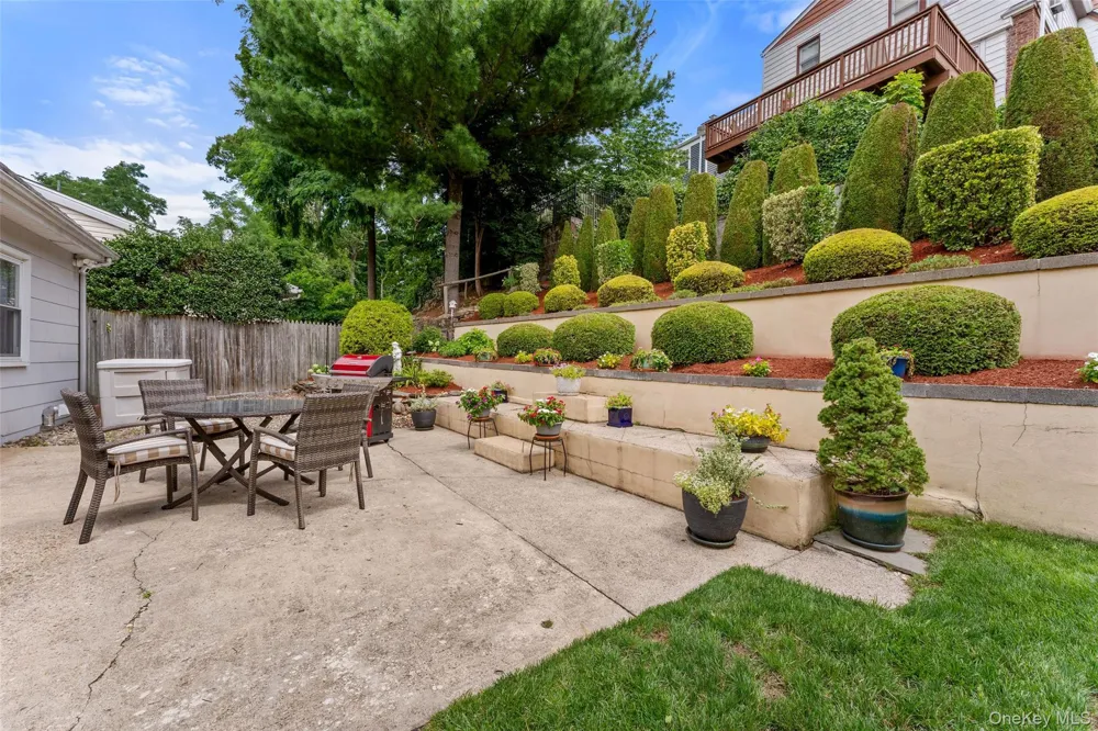 162 Midland Avenue Yonkers, NY 10705