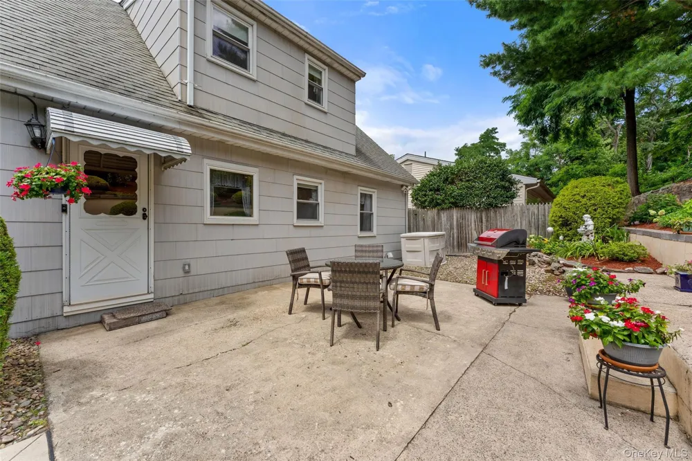 162 Midland Avenue Yonkers, NY 10705
