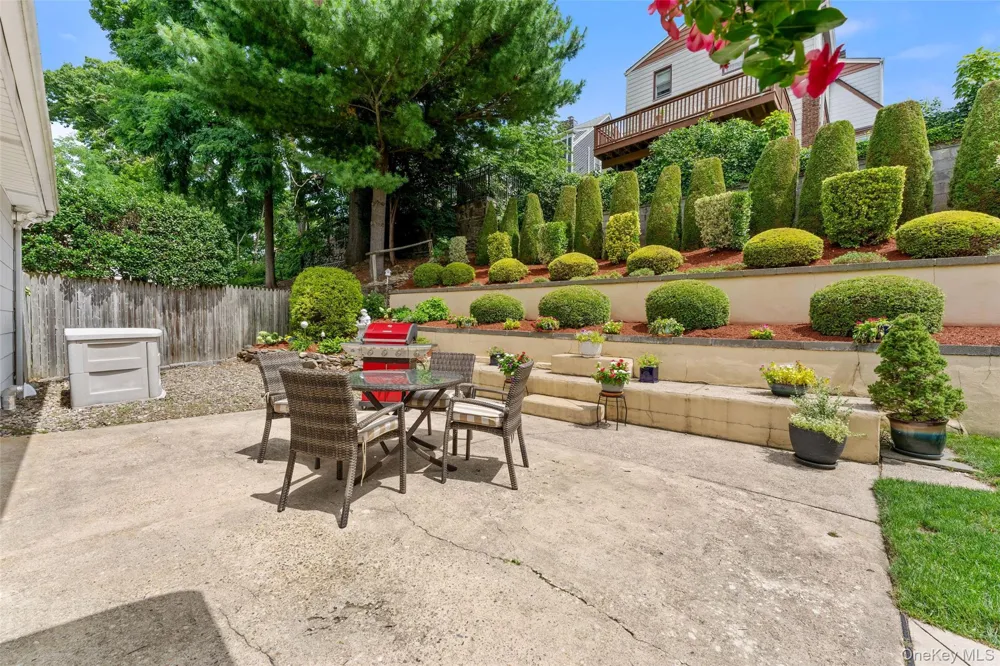 162 Midland Avenue Yonkers, NY 10705