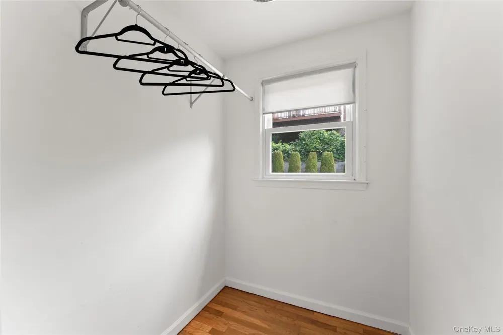 162 Midland Avenue Yonkers, NY 10705