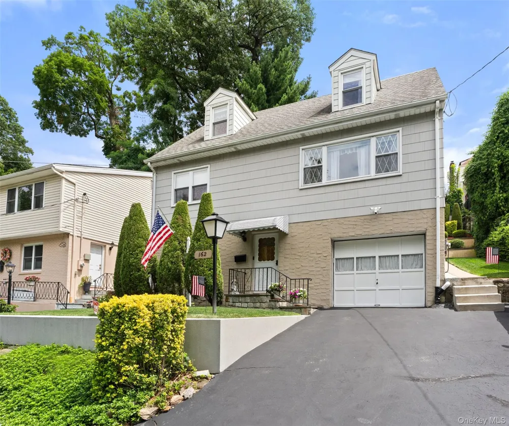 162 Midland Avenue Yonkers, NY 10705